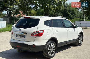 Позашляховик / Кросовер Nissan Qashqai+2 2011 в 