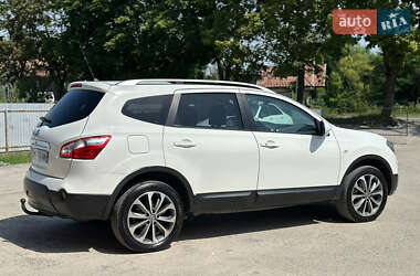 Позашляховик / Кросовер Nissan Qashqai+2 2011 в 