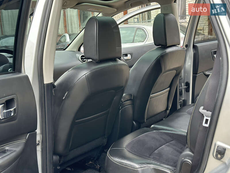 Позашляховик / Кросовер Nissan Qashqai+2 2013 в Стрию