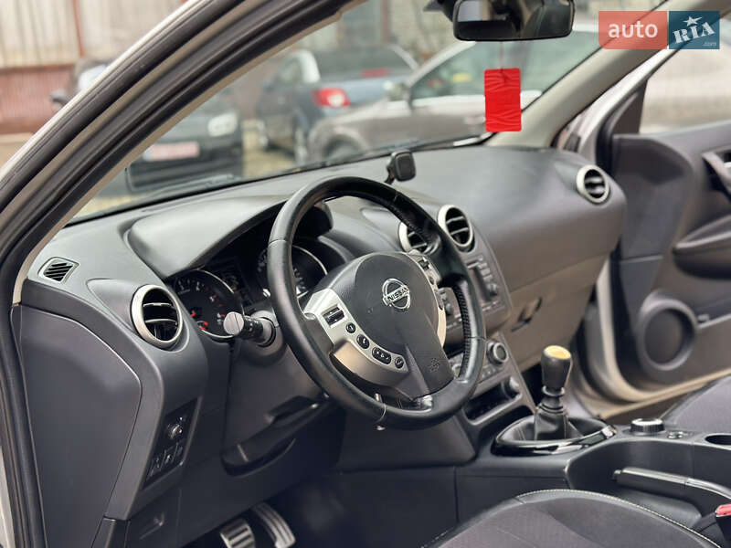 Позашляховик / Кросовер Nissan Qashqai+2 2013 в Стрию