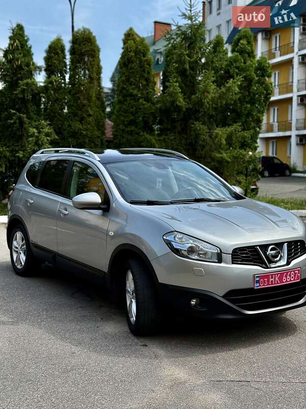 Позашляховик / Кросовер Nissan Qashqai+2 2012 в Києві