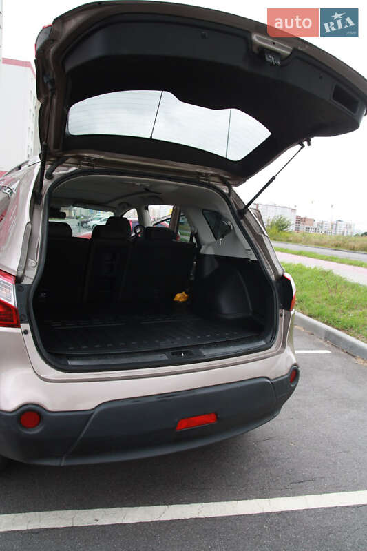 Позашляховик / Кросовер Nissan Qashqai+2 2010 в Вінниці фото 5 Позашляховик / Кросовер Nissan Qashqai+2 2010 в Вінниці