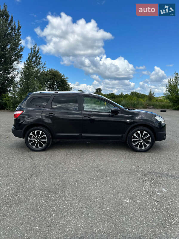 Внедорожник / Кроссовер Nissan Qashqai+2 2012 в Белогородке