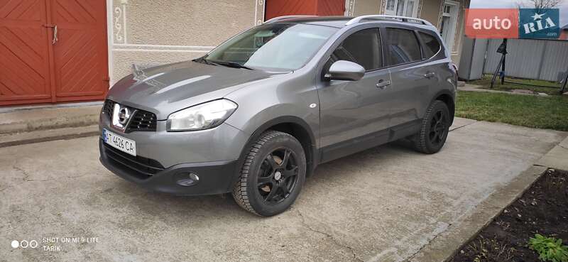Nissan Qashqai+2 2011