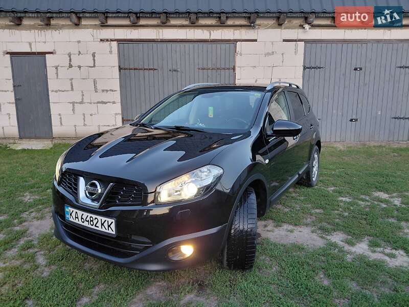 Nissan Qashqai+2 2010