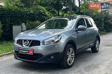 Позашляховик / Кросовер Nissan Qashqai+2 2010 в Києві