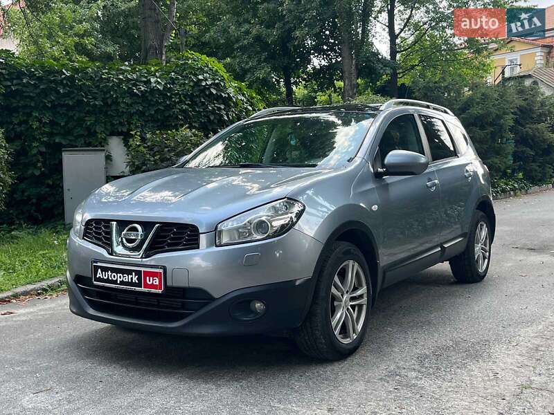 Nissan Qashqai+2 2010