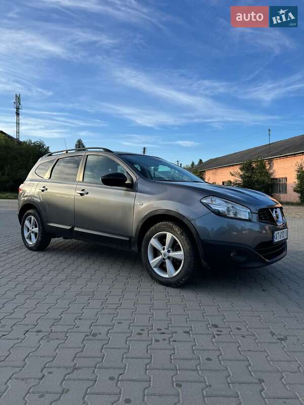 Позашляховик / Кросовер Nissan Qashqai+2 2013 в Косові
