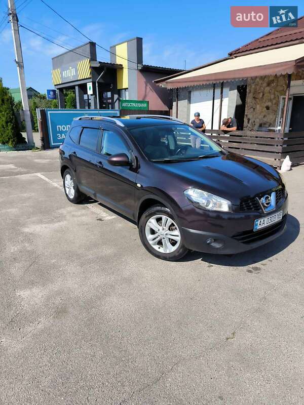 Внедорожник / Кроссовер Nissan Qashqai+2 2010 в Киеве