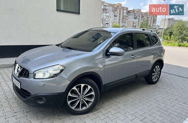 Позашляховик / Кросовер Nissan Qashqai+2 2010 в Чернівцях