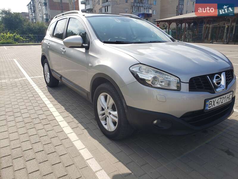 Внедорожник / Кроссовер Nissan Qashqai+2 2010 в Староконстантинове