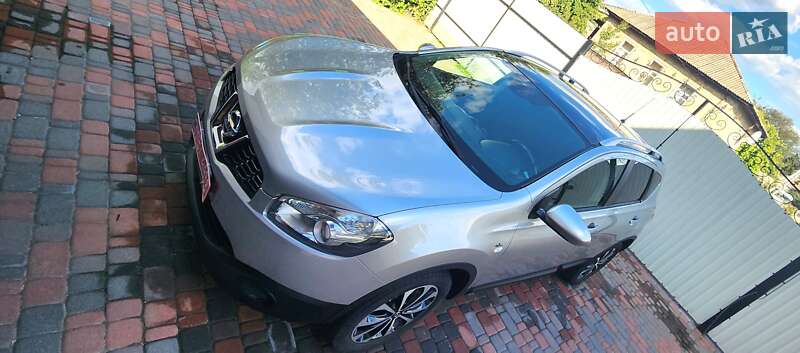 Nissan Qashqai+2 2012