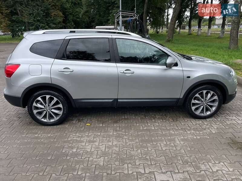 Внедорожник / Кроссовер Nissan Qashqai+2 2009 в Новгород-Северском