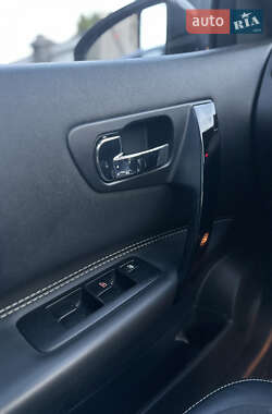 Позашляховик / Кросовер Nissan Qashqai+2 2013 в 