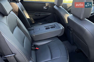 Позашляховик / Кросовер Nissan Qashqai+2 2011 в  фото 23 Позашляховик / Кросовер Nissan Qashqai+2 2011 в