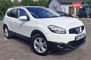 Позашляховик / Кросовер Nissan Qashqai+2 2011 в Дубні