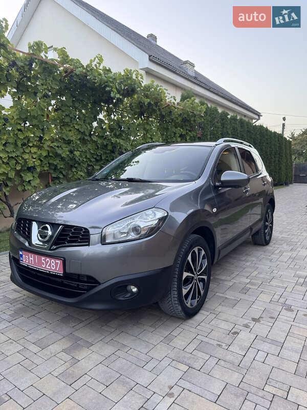 Внедорожник / Кроссовер Nissan Qashqai+2 2012 в Виноградове