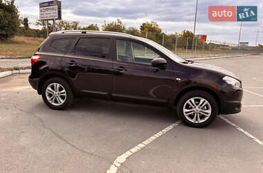 Внедорожник / Кроссовер Nissan Qashqai+2 2010 в 