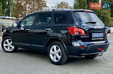 Внедорожник / Кроссовер Nissan Qashqai+2 2010 в 