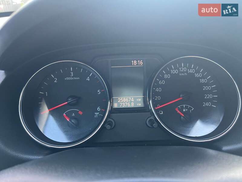 Позашляховик / Кросовер Nissan Qashqai+2 2010 в Ратному