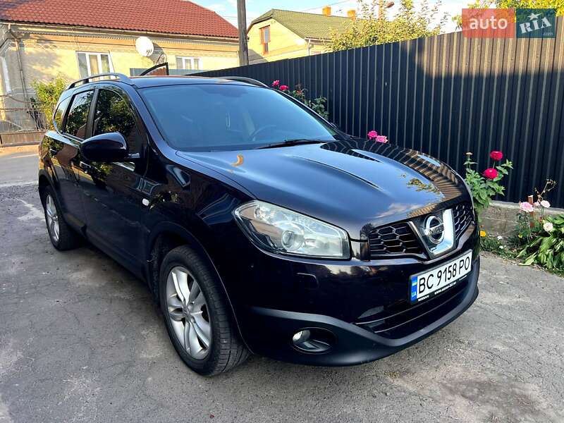 Позашляховик / Кросовер Nissan Qashqai+2 2010 в Ратному