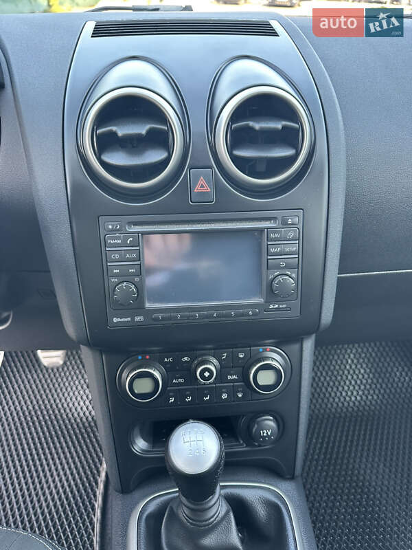 Позашляховик / Кросовер Nissan Qashqai+2 2010 в Дубні