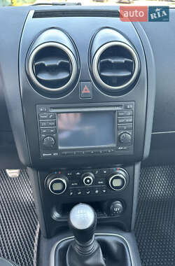 Внедорожник / Кроссовер Nissan Qashqai+2 2010 в 