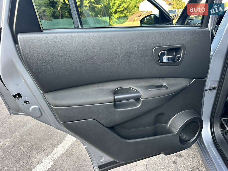 Позашляховик / Кросовер Nissan Qashqai+2 2010 в Дубні