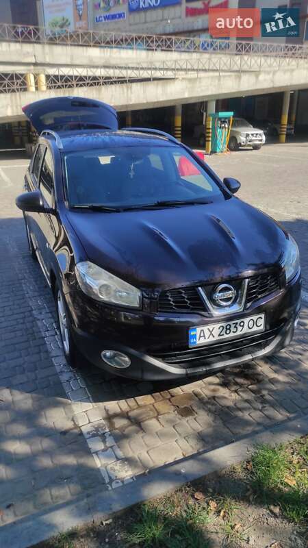 Nissan Qashqai+2 2011