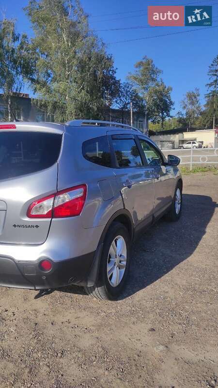 Внедорожник / Кроссовер Nissan Qashqai+2 2012 в Черновцах