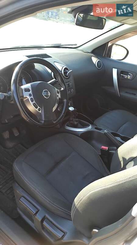 Внедорожник / Кроссовер Nissan Qashqai+2 2012 в Черновцах