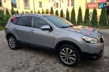 Внедорожник / Кроссовер Nissan Qashqai+2 2010 в 