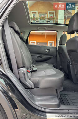 Внедорожник / Кроссовер Nissan Qashqai+2 2012 в 