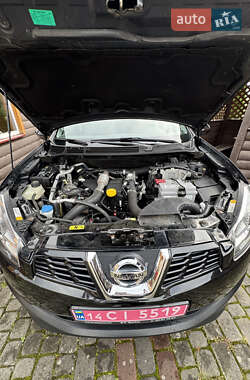 Внедорожник / Кроссовер Nissan Qashqai+2 2012 в 