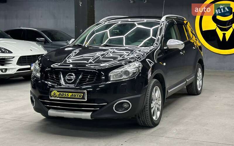 Позашляховик / Кросовер Nissan Qashqai+2 2010 в Чернівцях