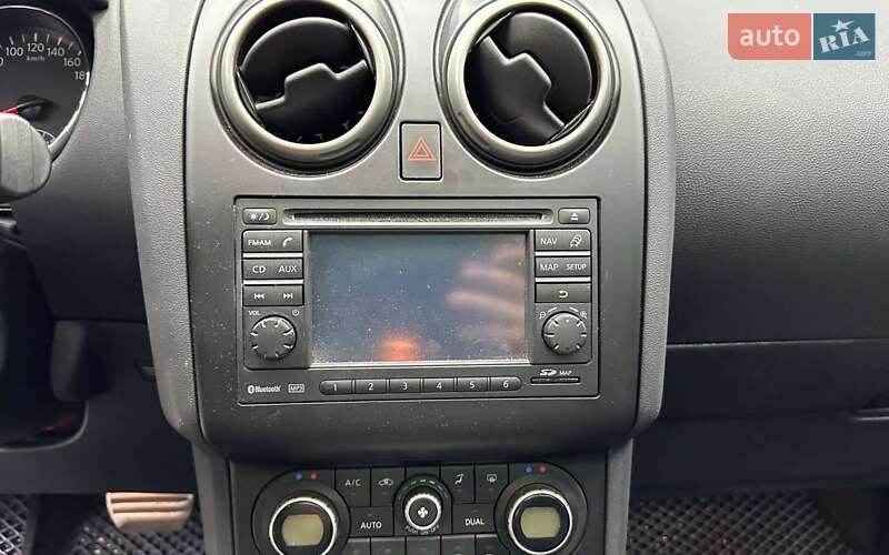 Позашляховик / Кросовер Nissan Qashqai+2 2010 в Чернівцях