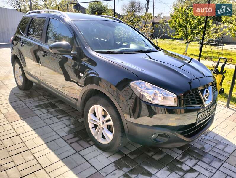 Внедорожник / Кроссовер Nissan Qashqai+2 2010 в Днепре