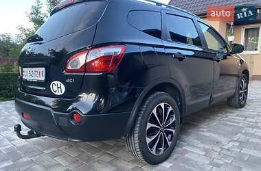 Позашляховик / Кросовер Nissan Qashqai+2 2011 в 