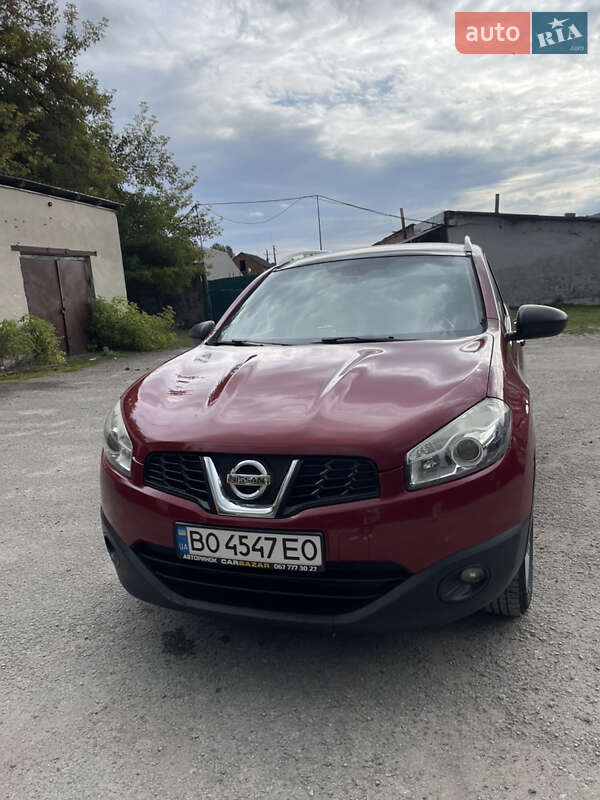Nissan Qashqai+2 2010