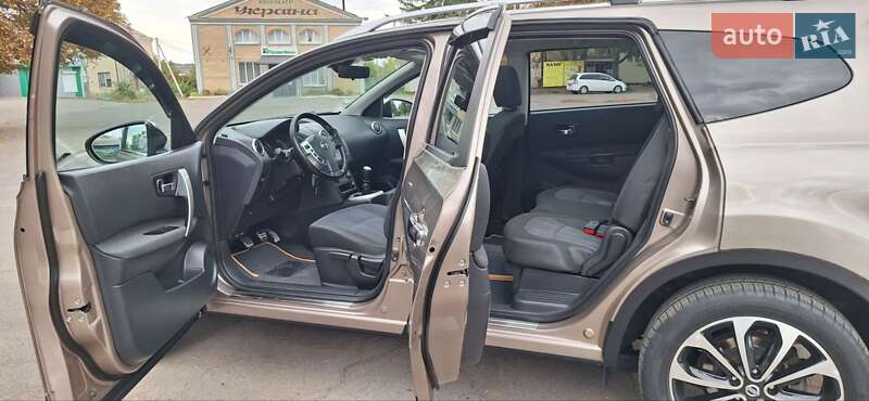 Внедорожник / Кроссовер Nissan Qashqai+2 2011 в Новоархангельске