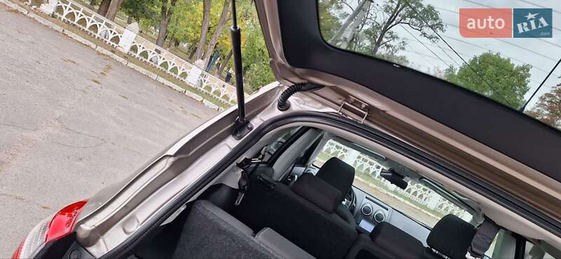 Внедорожник / Кроссовер Nissan Qashqai+2 2011 в Новоархангельске
