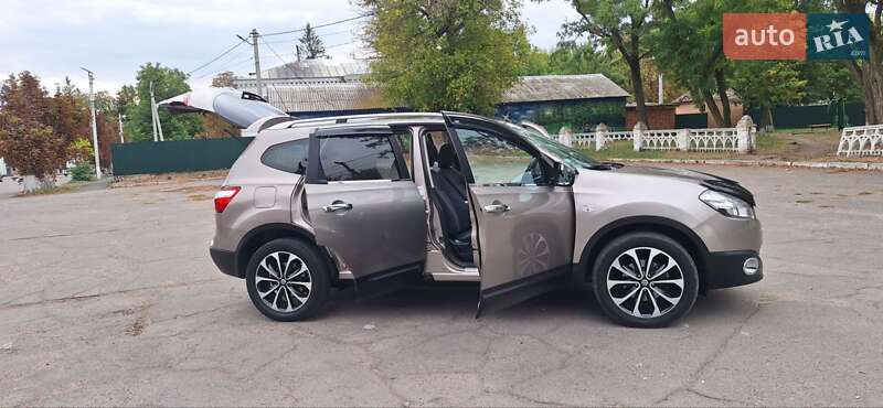 Внедорожник / Кроссовер Nissan Qashqai+2 2011 в Новоархангельске