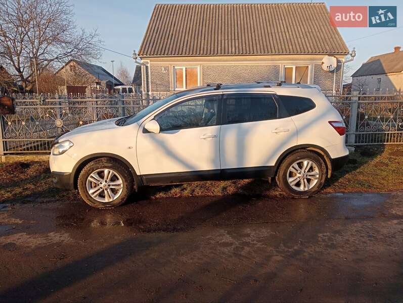 Внедорожник / Кроссовер Nissan Qashqai+2 2012 в Владимире