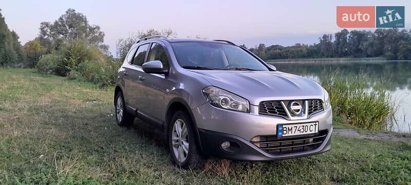 Внедорожник / Кроссовер Nissan Qashqai+2 2010 в 