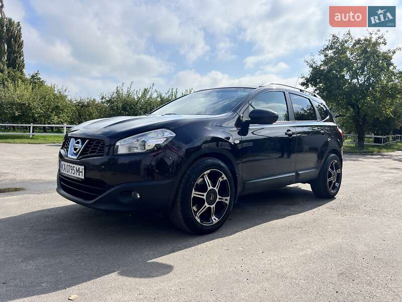 Внедорожник / Кроссовер Nissan Qashqai+2 2011 в 