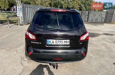 Внедорожник / Кроссовер Nissan Qashqai+2 2011 в 