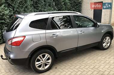 Позашляховик / Кросовер Nissan Qashqai+2 2011 в  фото 10 Позашляховик / Кросовер Nissan Qashqai+2 2011 в