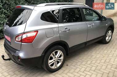 Позашляховик / Кросовер Nissan Qashqai+2 2011 в  фото 11 Позашляховик / Кросовер Nissan Qashqai+2 2011 в
