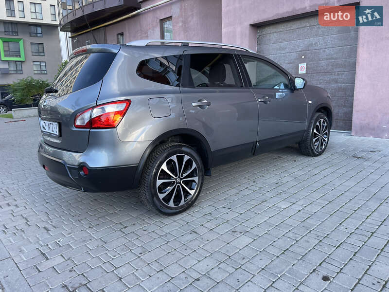 Позашляховик / Кросовер Nissan Qashqai+2 2010 в Львові фото 9 Позашляховик / Кросовер Nissan Qashqai+2 2010 в Львові