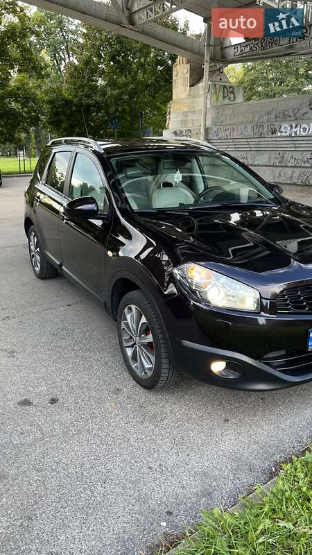 Внедорожник / Кроссовер Nissan Qashqai+2 2010 в Залещиках